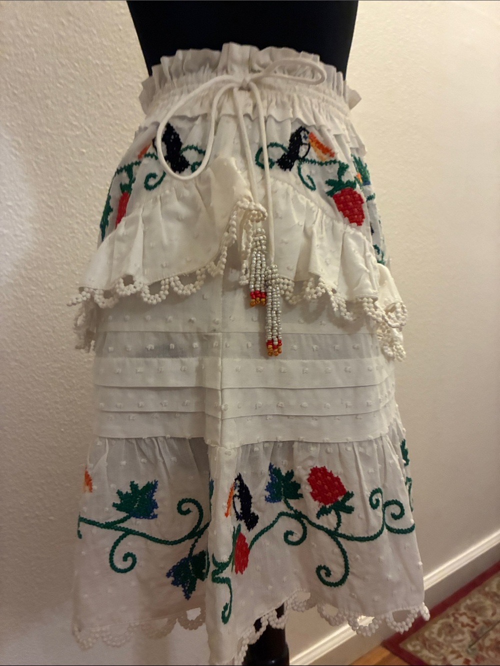 NWT FARM RIO White Cotton toucan strawberryEmbroidered Tiered mini Skirt Small - Picture 5 of 9